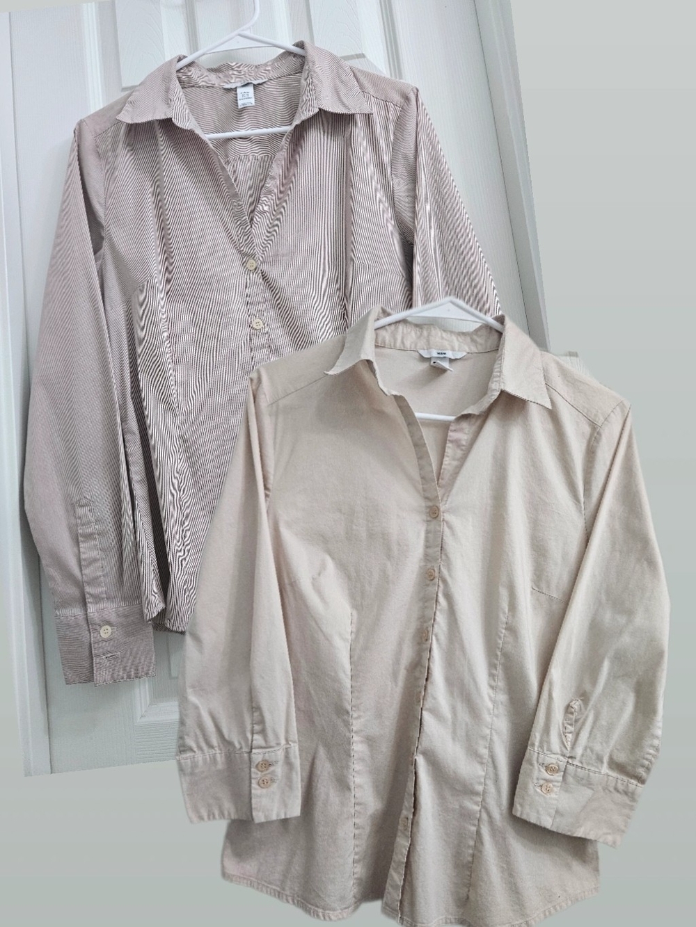 Lot of 2 Womens Neutral Tone Buttoned Long Sleeve Shirts, Size M